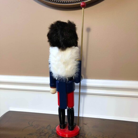 Enesco 15.5” toy soldier nutcracker - Picture 2 of 9